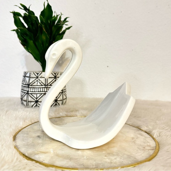 Vintage Ceramic Swan - White - Picture 2 of 5